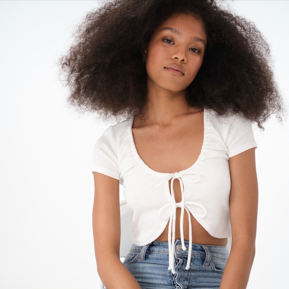 📦🎊MOVING SALE! 📦🎊 NWT Aeropostale Double Tie-Front Crop Top
